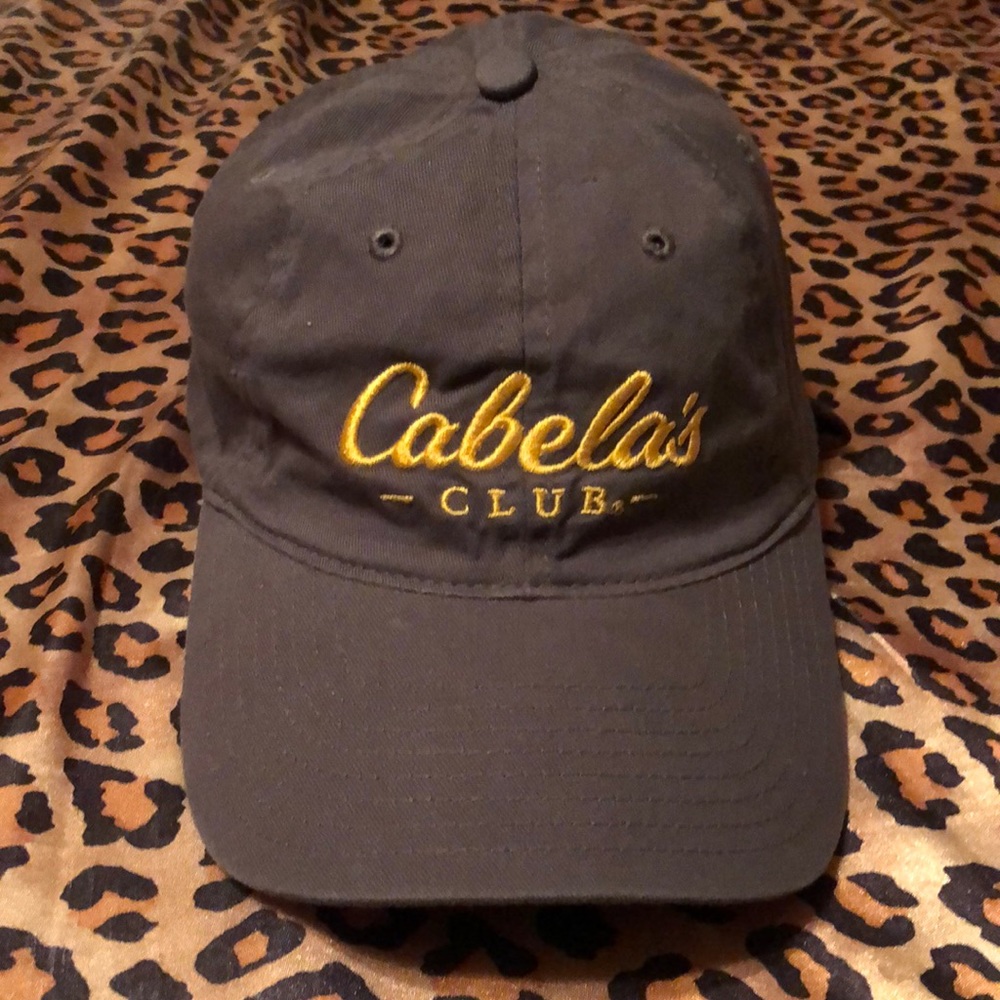 🌻 2/$10 Cabela’s cap for woman or man